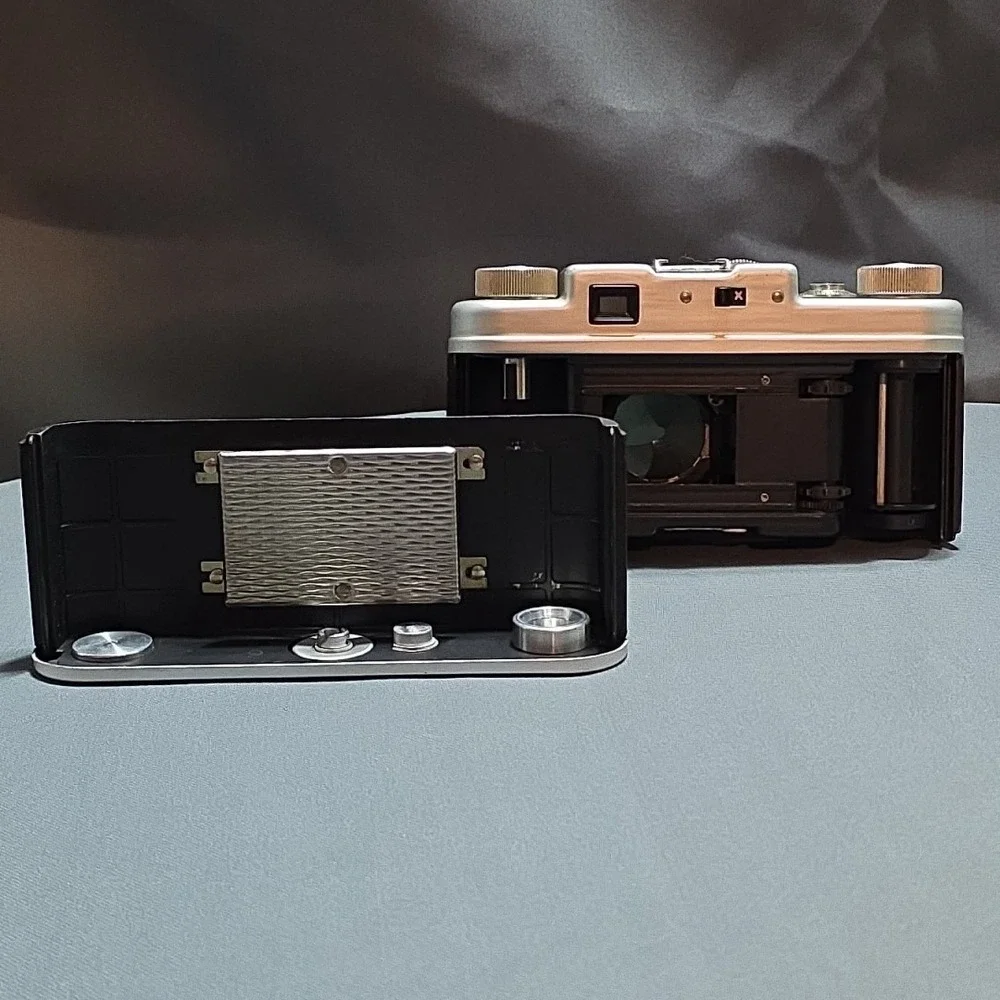 Vintage Argus C4 f/3.5 lens‎ 50mm Coated Cintar Film Camera Untested